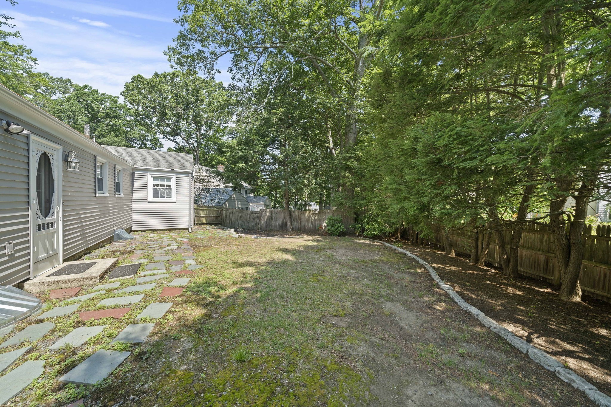 Braintree, Massachusetts, 02184, United States, 2 Bedrooms Bedrooms, ,2 BathroomsBathrooms,Residential,For Sale,1899290