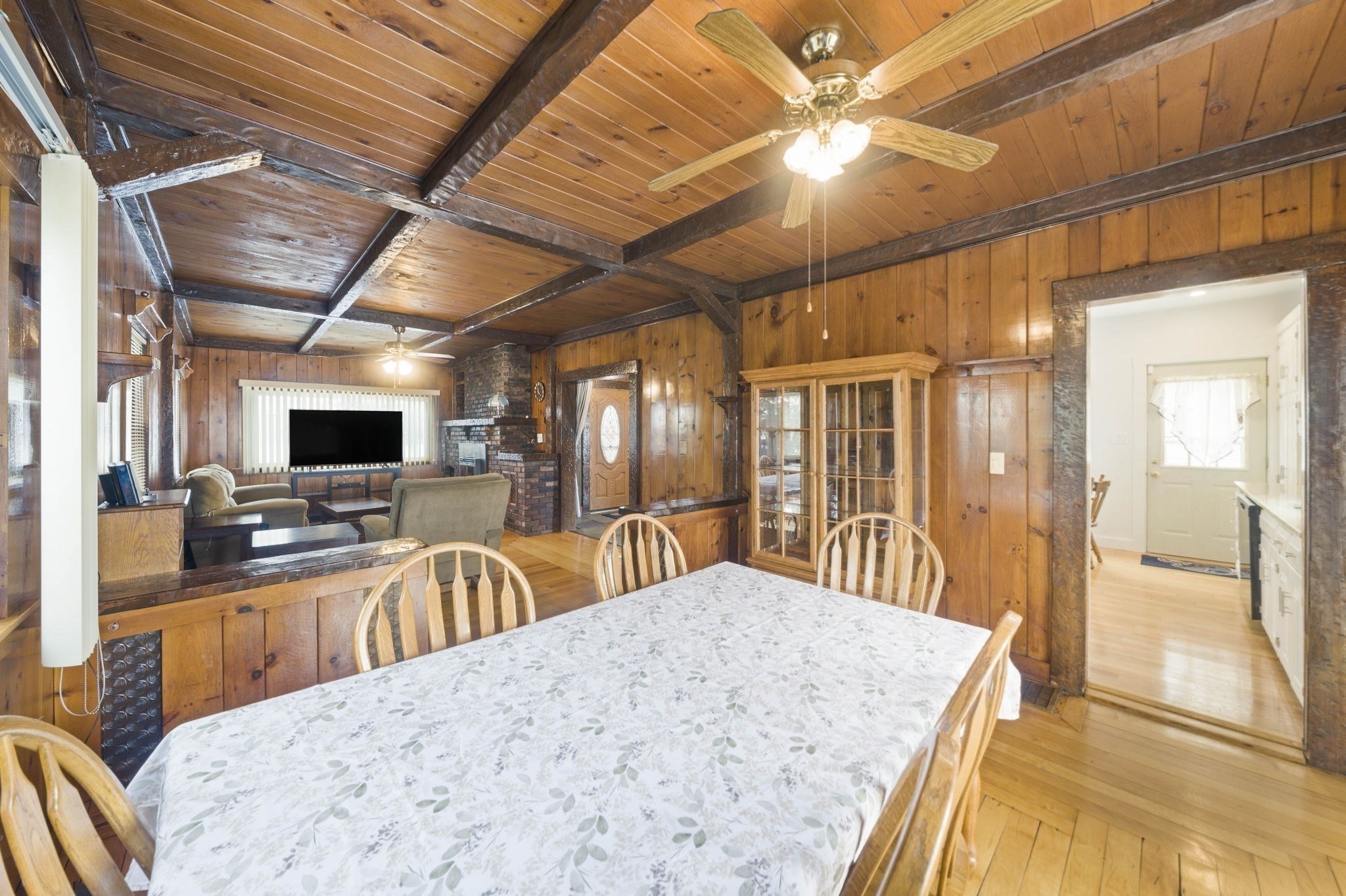 Lynn, Massachusetts, 01902, United States, 3 Bedrooms Bedrooms, ,2 BathroomsBathrooms,Residential,For Sale,1981225