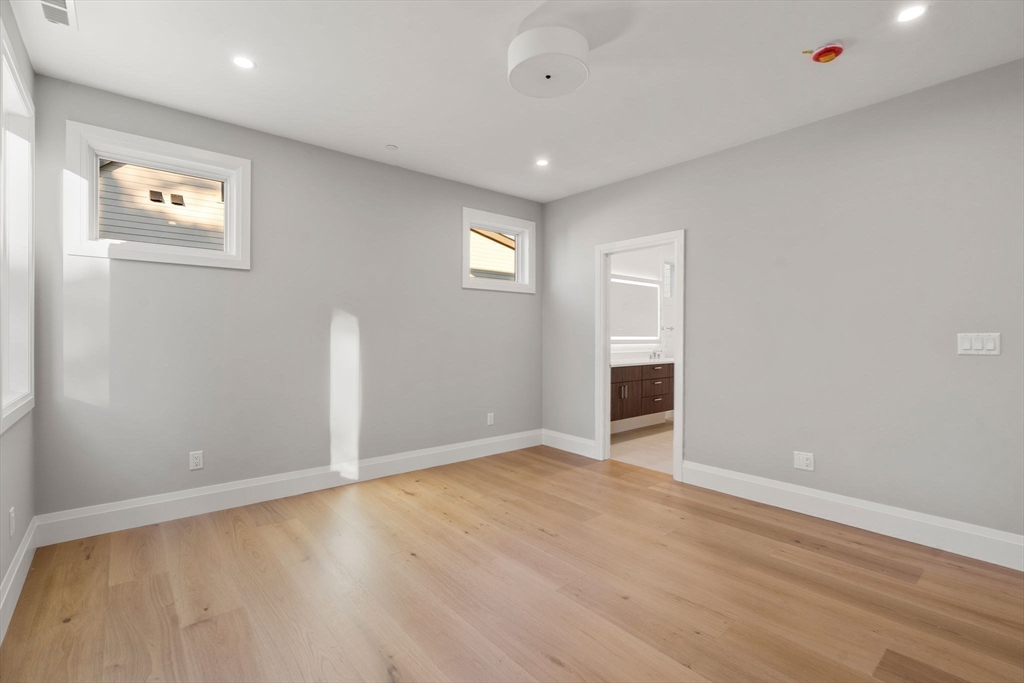 Newton, Massachusetts, 02461, United States, 5 Bedrooms Bedrooms, ,5 BathroomsBathrooms,Residential,For Sale,1995972