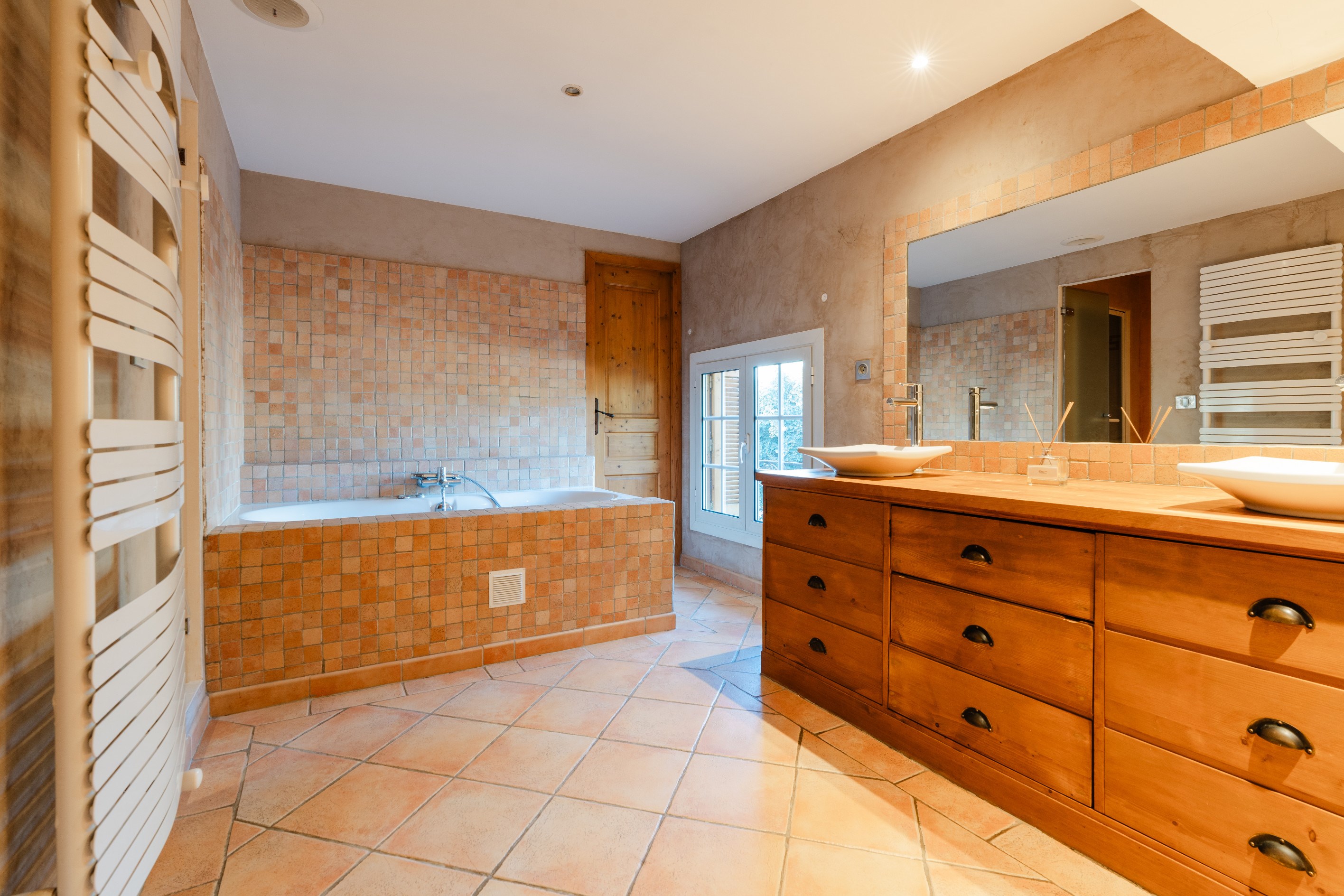  Exclusive : Charming renovated part of a domain on a tree-lined plot wih swimmi… - 物件實景