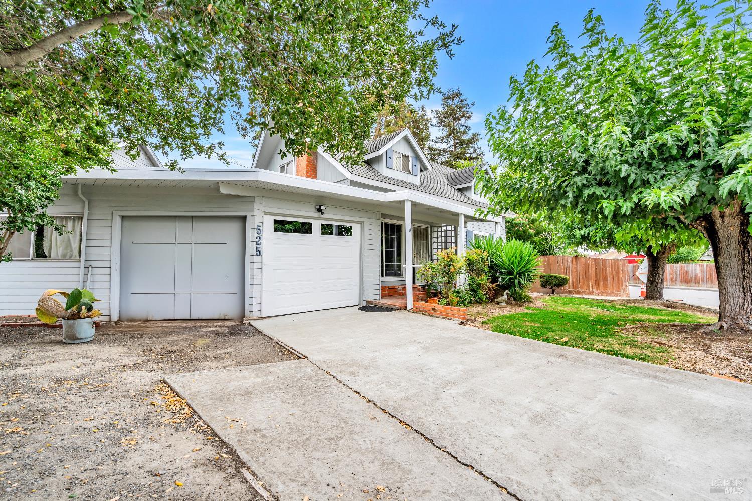 Petaluma, California, 94954, United States, 4 Bedrooms Bedrooms, ,2 BathroomsBathrooms,Residential,For Sale,1917667