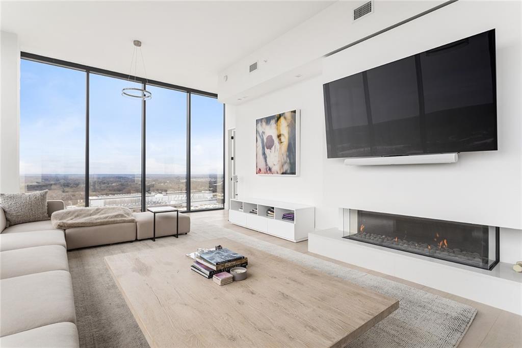 Atlanta, Georgia, 30318, United States, 2 Bedrooms Bedrooms, ,3 BathroomsBathrooms,Residential,For Sale,1849919