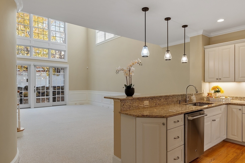 Lynnfield, Massachusetts, 01940, United States, 2 Bedrooms Bedrooms, ,3 BathroomsBathrooms,Residential,For Sale,1991893