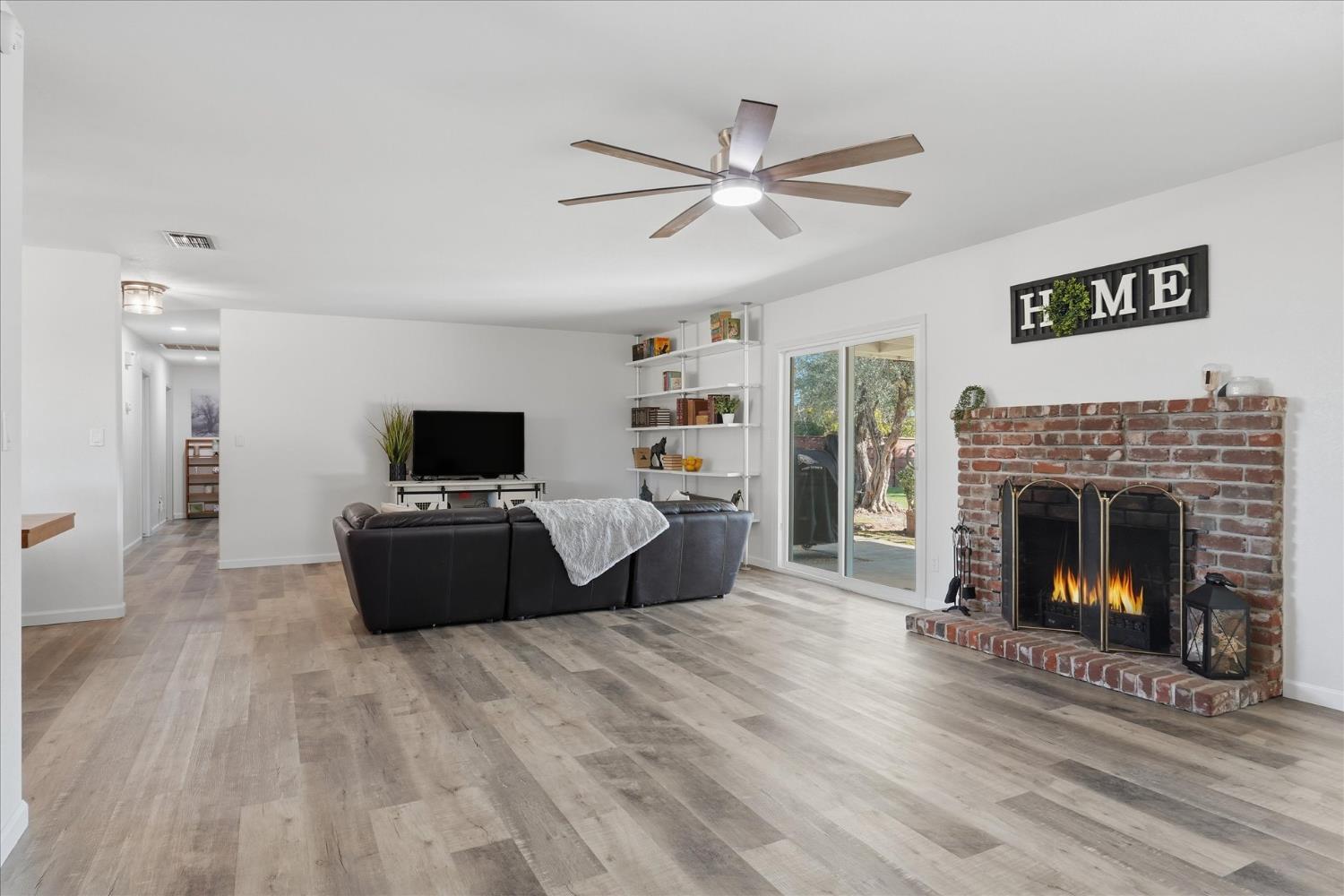 Sanger, California, 93657, United States, 3 Bedrooms Bedrooms, ,2 BathroomsBathrooms,Residential,For Sale,1982741