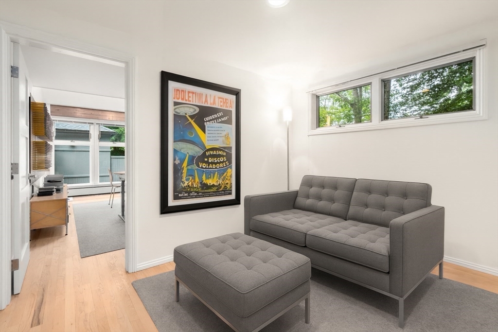 Brookline, Massachusetts, 02467, United States, 3 Bedrooms Bedrooms, ,3 BathroomsBathrooms,Residential,For Sale,1941652