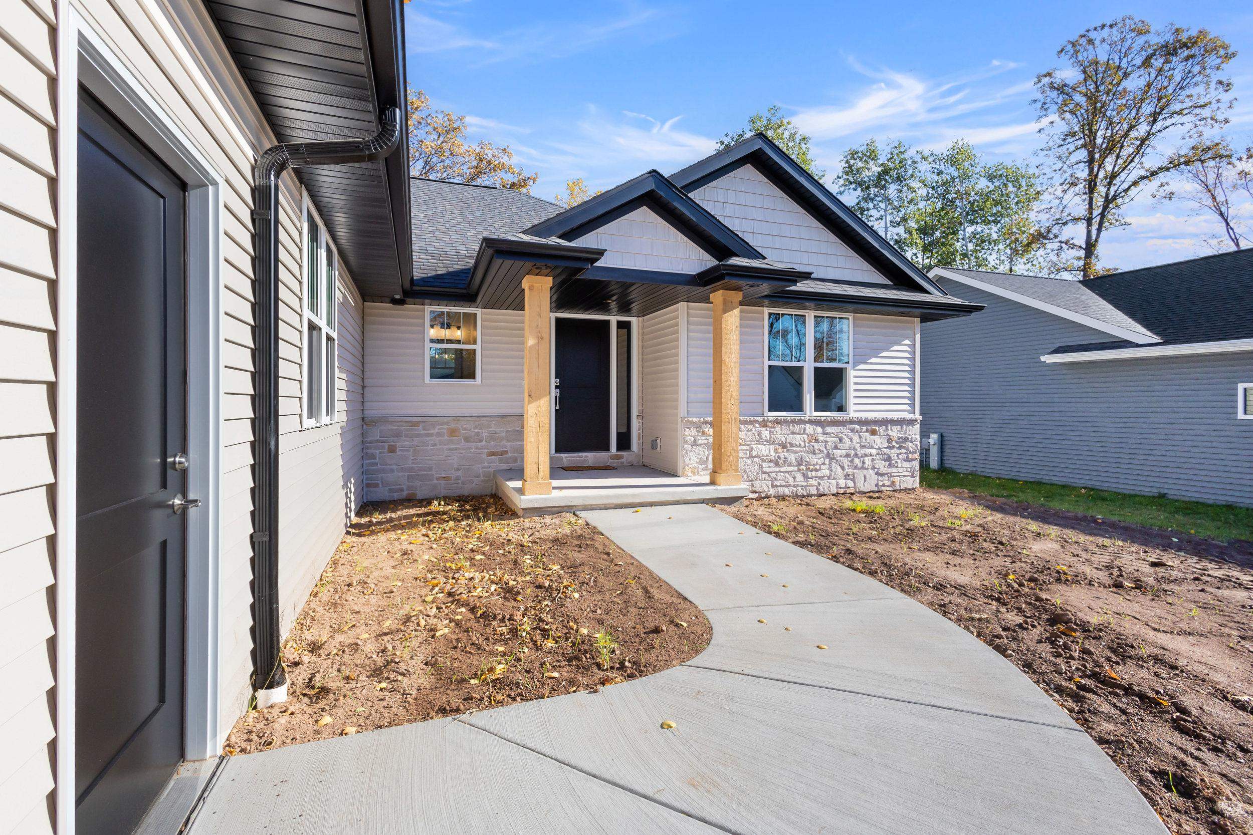 DE PERE, Wisconsin, 54115, United States, 3 Bedrooms Bedrooms, ,3 BathroomsBathrooms,Residential,For Sale,1967985