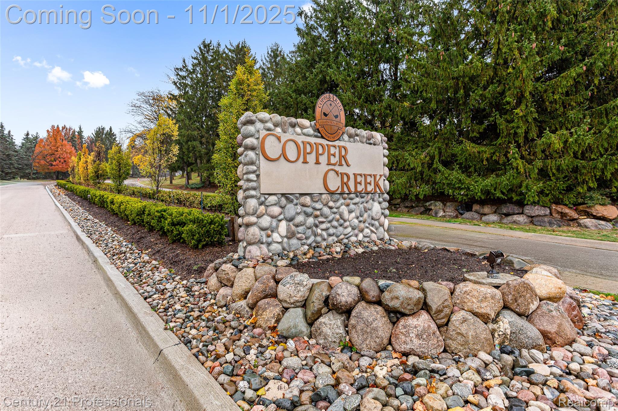 FarmingtonHills, Michigan, 48331, United States, 3 Bedrooms Bedrooms, ,3 BathroomsBathrooms,Residential,For Sale,1983371