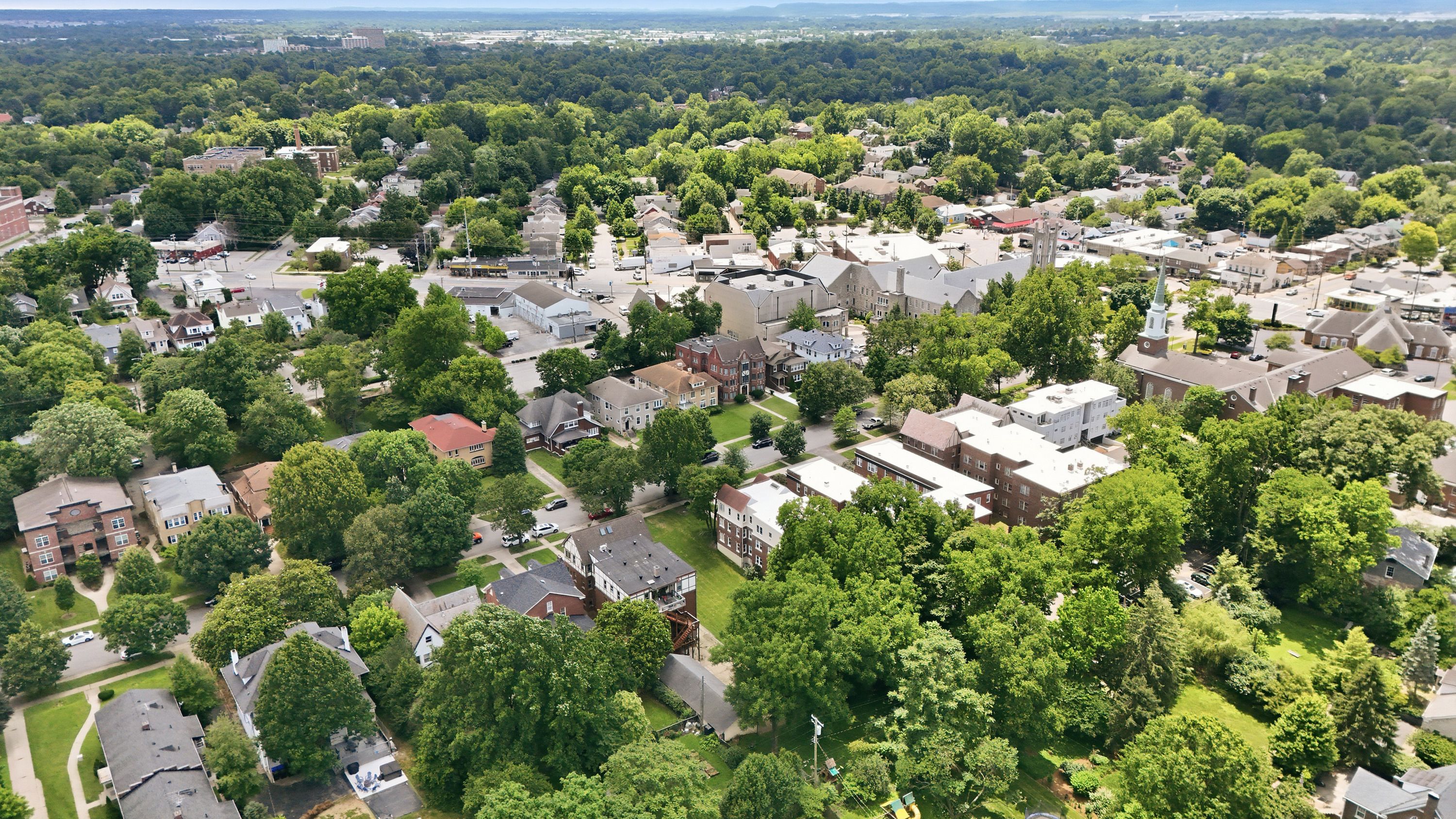  2055 Douglass Boulevard, Louisville, KY 40205 - 物件實景