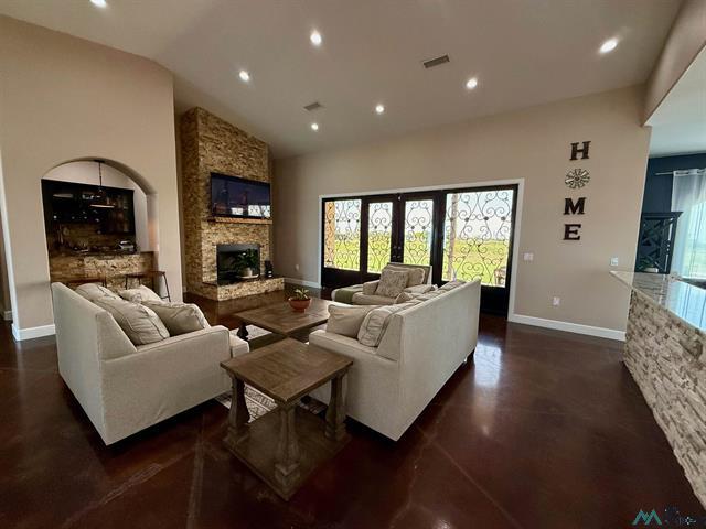 Lake Arthur, New Mexico, 88253, United States, 4 Bedrooms Bedrooms, ,4 BathroomsBathrooms,Residential,For Sale,1977233