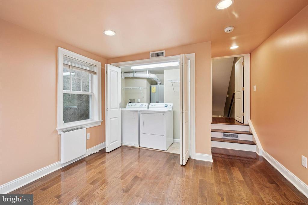 Philadelphia, Pennsylvania, 19125, United States, 4 Bedrooms Bedrooms, ,3 BathroomsBathrooms,Residential,For Sale,1836902