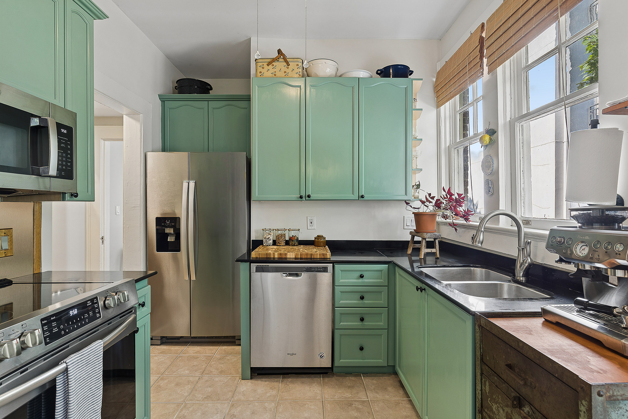  Top-Floor, End-Unit Condo in Historic Midtown Building - 物件實景
