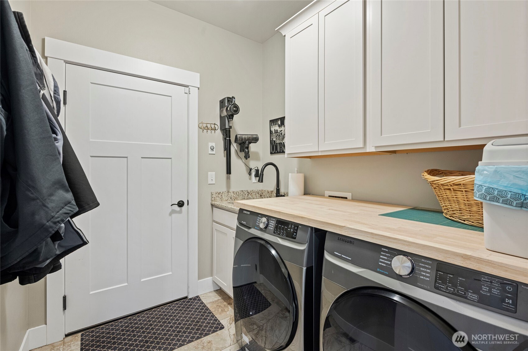 Ferndale, Washington, 98248, United States, 4 Bedrooms Bedrooms, ,2 BathroomsBathrooms,Residential,For Sale,1919590