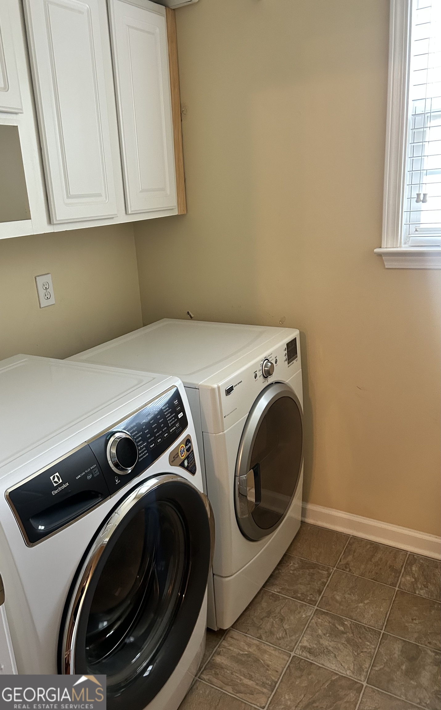 Buford, Georgia, 30518, United States, 4 Bedrooms Bedrooms, ,3 BathroomsBathrooms,Residential,For Sale,1950914