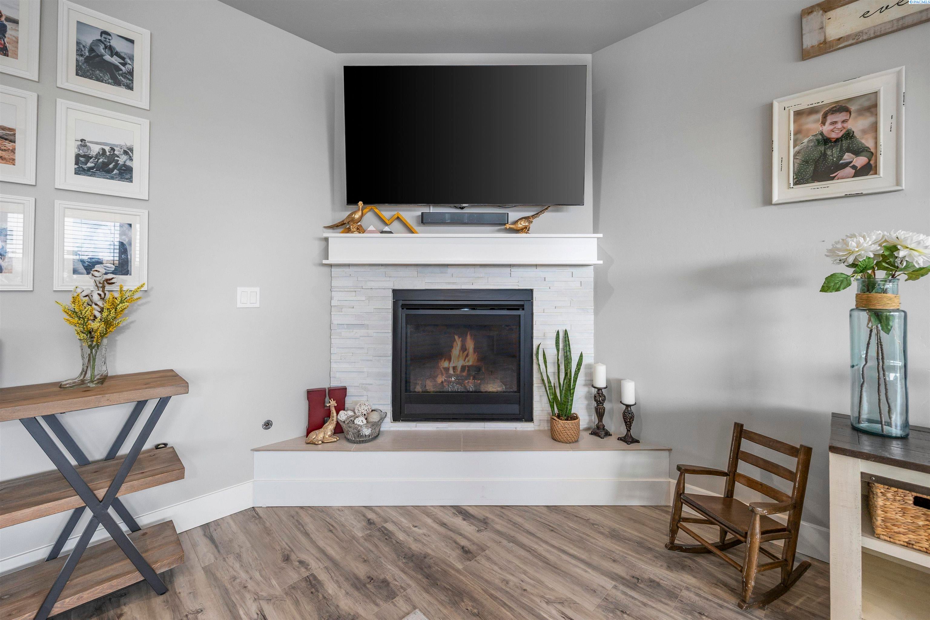 Kennewick, Washington, 99338, United States, 4 Bedrooms Bedrooms, ,3 BathroomsBathrooms,Residential,For Sale,1977201