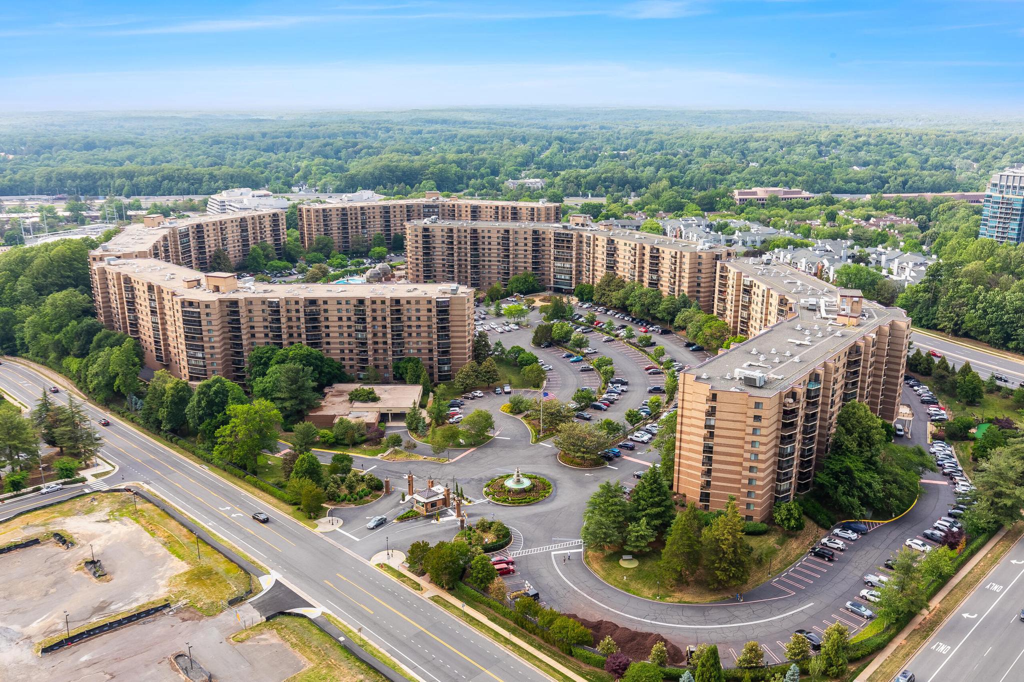  8360 Greensboro Drive, Mclean, VA, 22102 - 物件實景