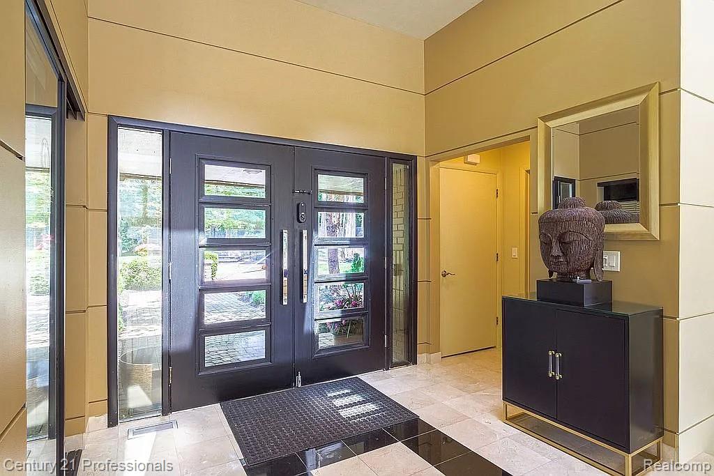 OrchardLake, Michigan, 48323, United States, 5 Bedrooms Bedrooms, ,5 BathroomsBathrooms,Residential,For Sale,1980200