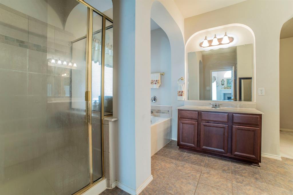 Grand Prairie, Texas, 75052, United States, 4 Bedrooms Bedrooms, ,4 BathroomsBathrooms,Residential,For Sale,2005863