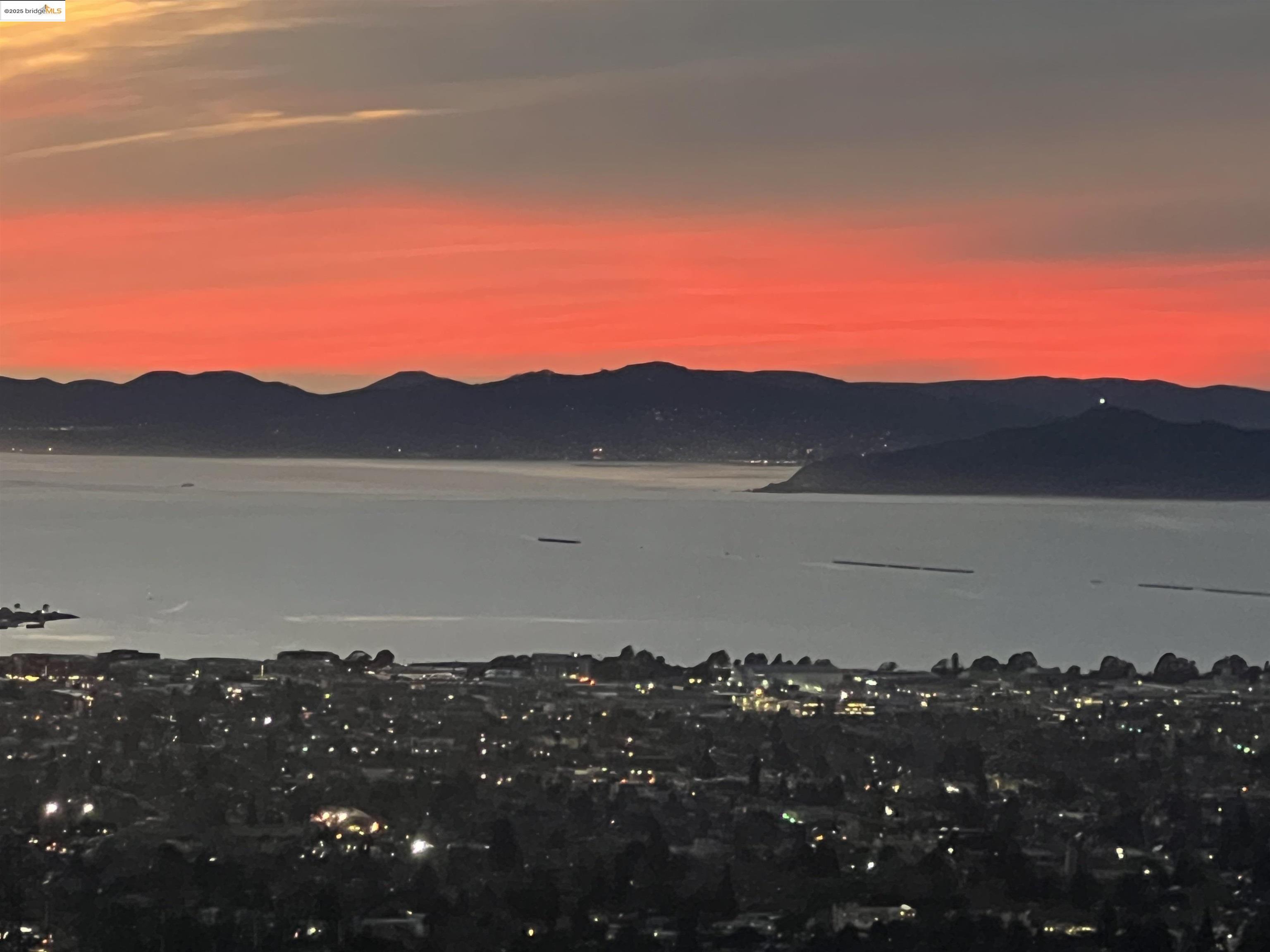 Oakland, California, 94611, United States, 2 Bedrooms Bedrooms, ,1 BathroomBathrooms,Residential,For Sale,1803995