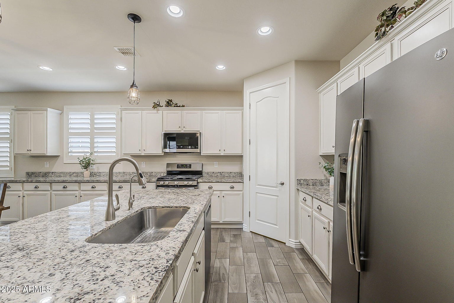 Peoria, Arizona, 85383, United States, 3 Bedrooms Bedrooms, ,3 BathroomsBathrooms,Residential,For Sale,1982801