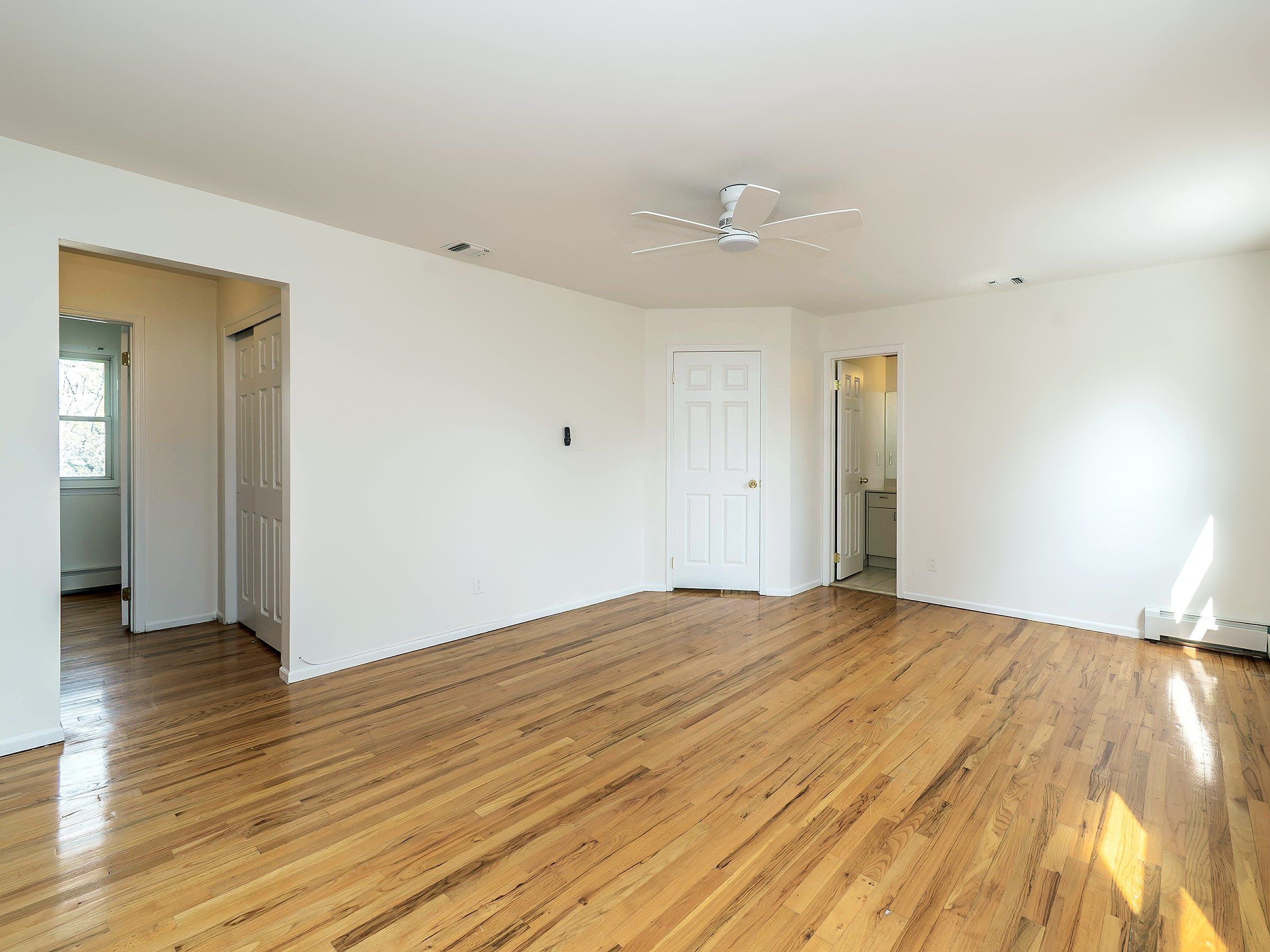  53A Grove Street, Glenwood Landing, NY, 11547 - 物件實景