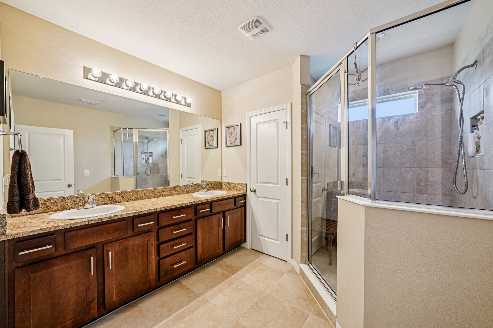 St. Petersburg, Florida, 33703, United States, 3 Bedrooms Bedrooms, ,3 BathroomsBathrooms,Residential,For Sale,1881244