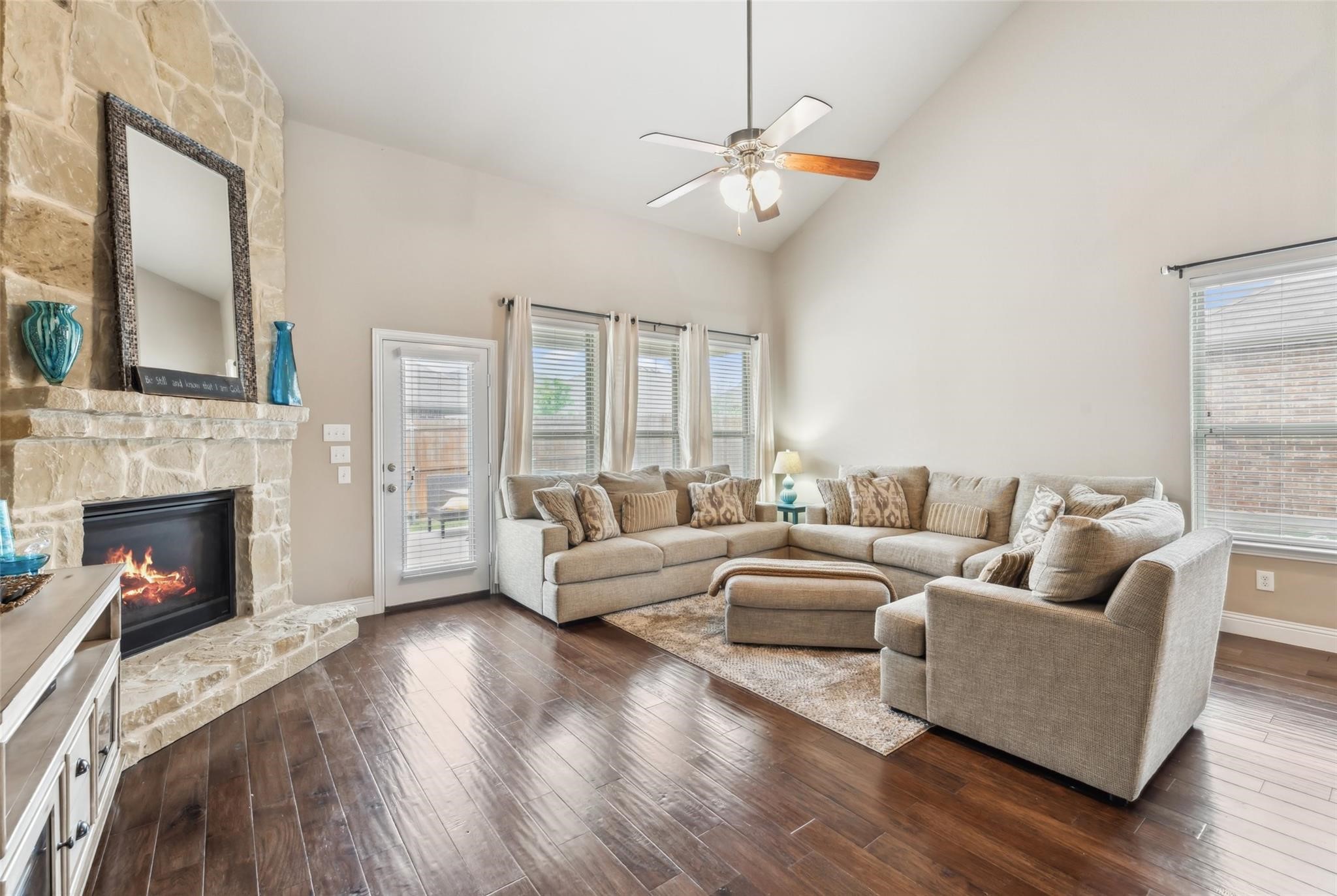 Little Elm, Texas, 75068, United States, 5 Bedrooms Bedrooms, ,4 BathroomsBathrooms,Residential,For Sale,1971271