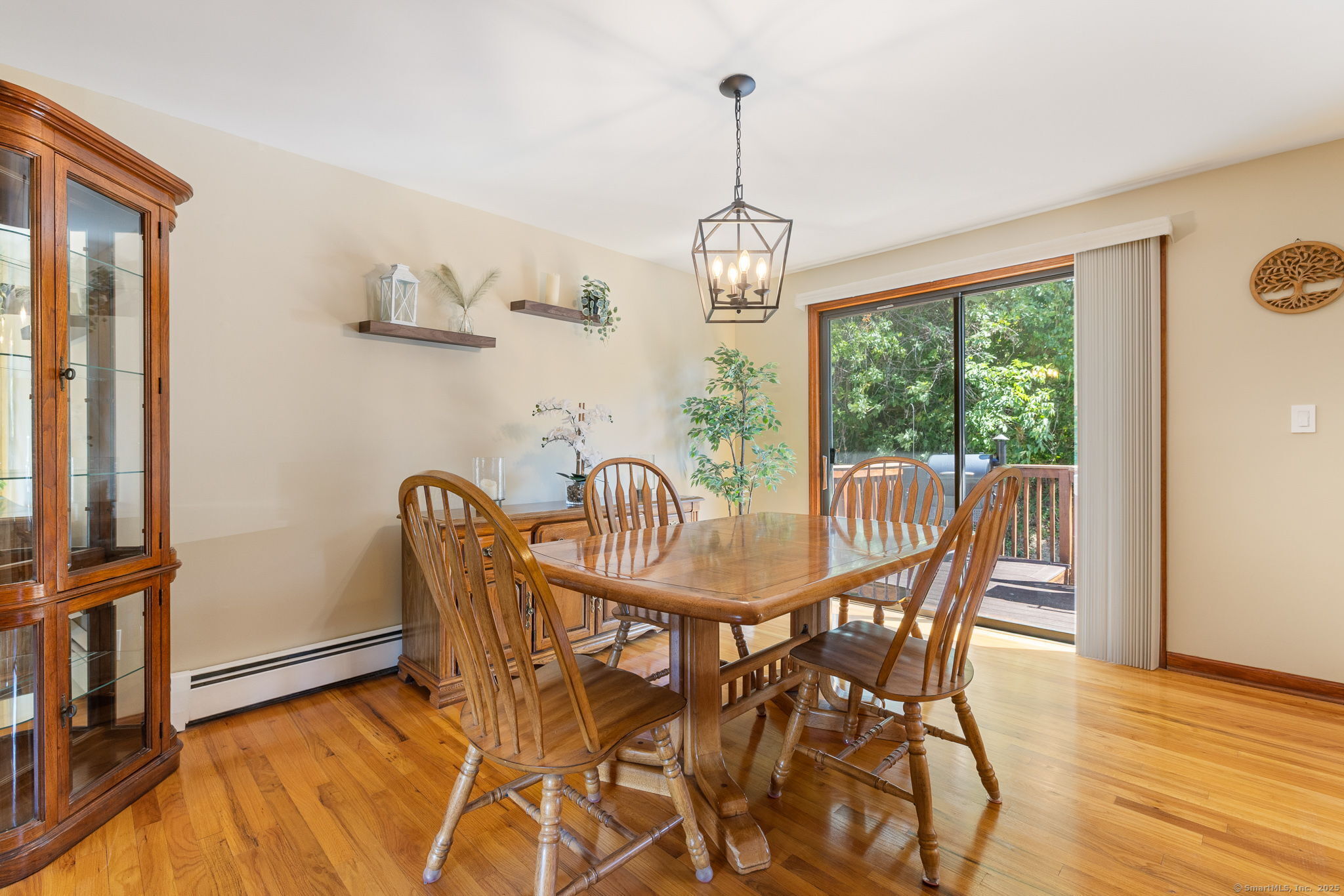 North Haven, Connecticut, 06473, United States, 5 Bedrooms Bedrooms, ,3 BathroomsBathrooms,Residential,For Sale,1956553