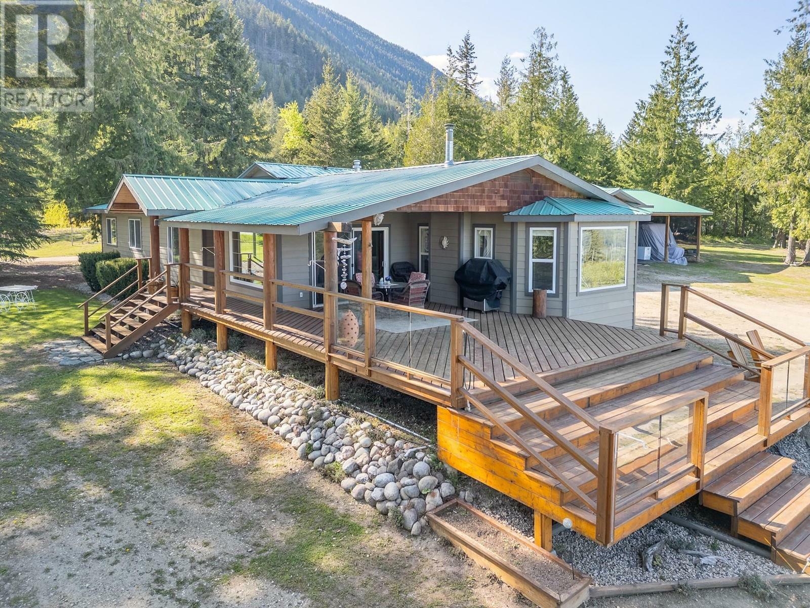 SALMON ARM, British Columbia, V1E 3A4, CA, 4 Bedrooms Bedrooms, ,2 BathroomsBathrooms,Residential,For Sale,1838776