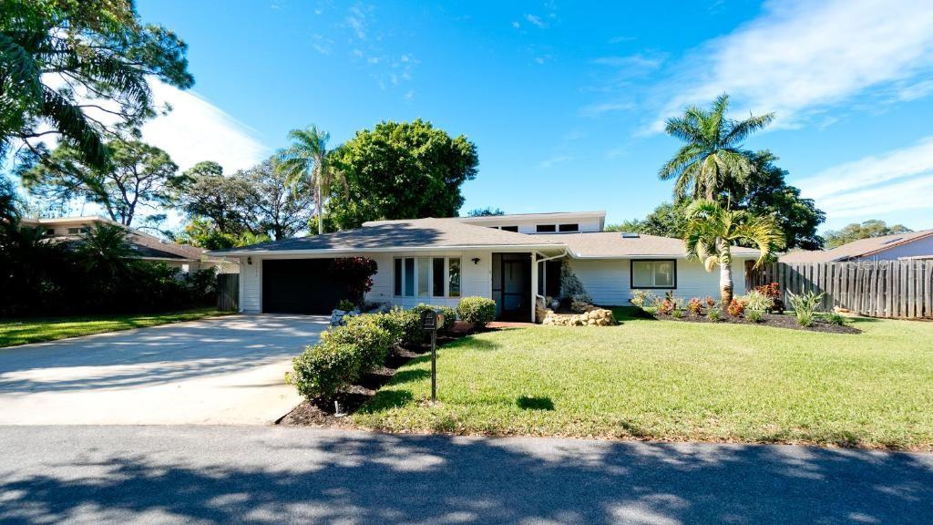 Bradenton, Florida, 34209, United States, 3 Bedrooms Bedrooms, ,4 BathroomsBathrooms,Residential,For Sale,1896605