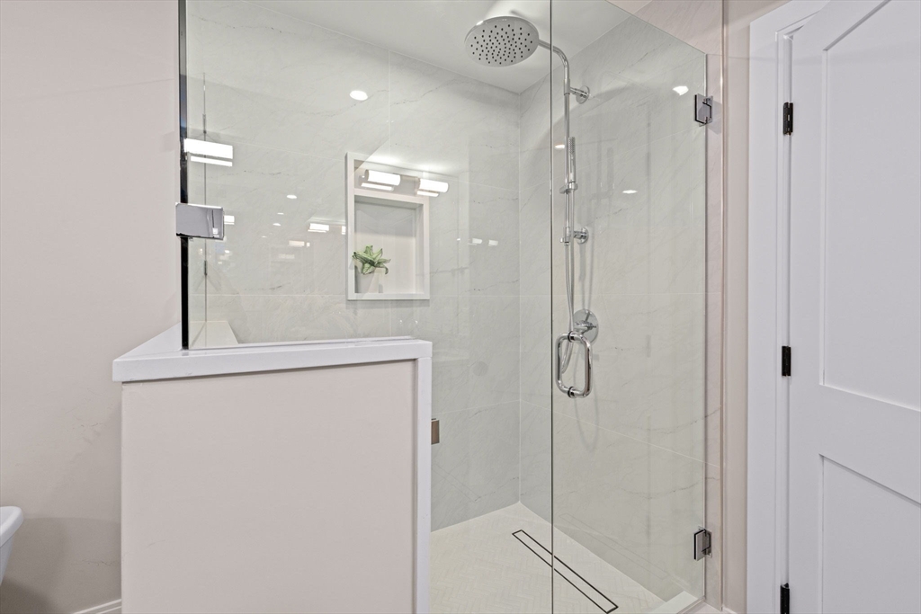 Boston, Massachusetts, 02132, United States, 3 Bedrooms Bedrooms, ,2 BathroomsBathrooms,Residential,For Sale,1991771