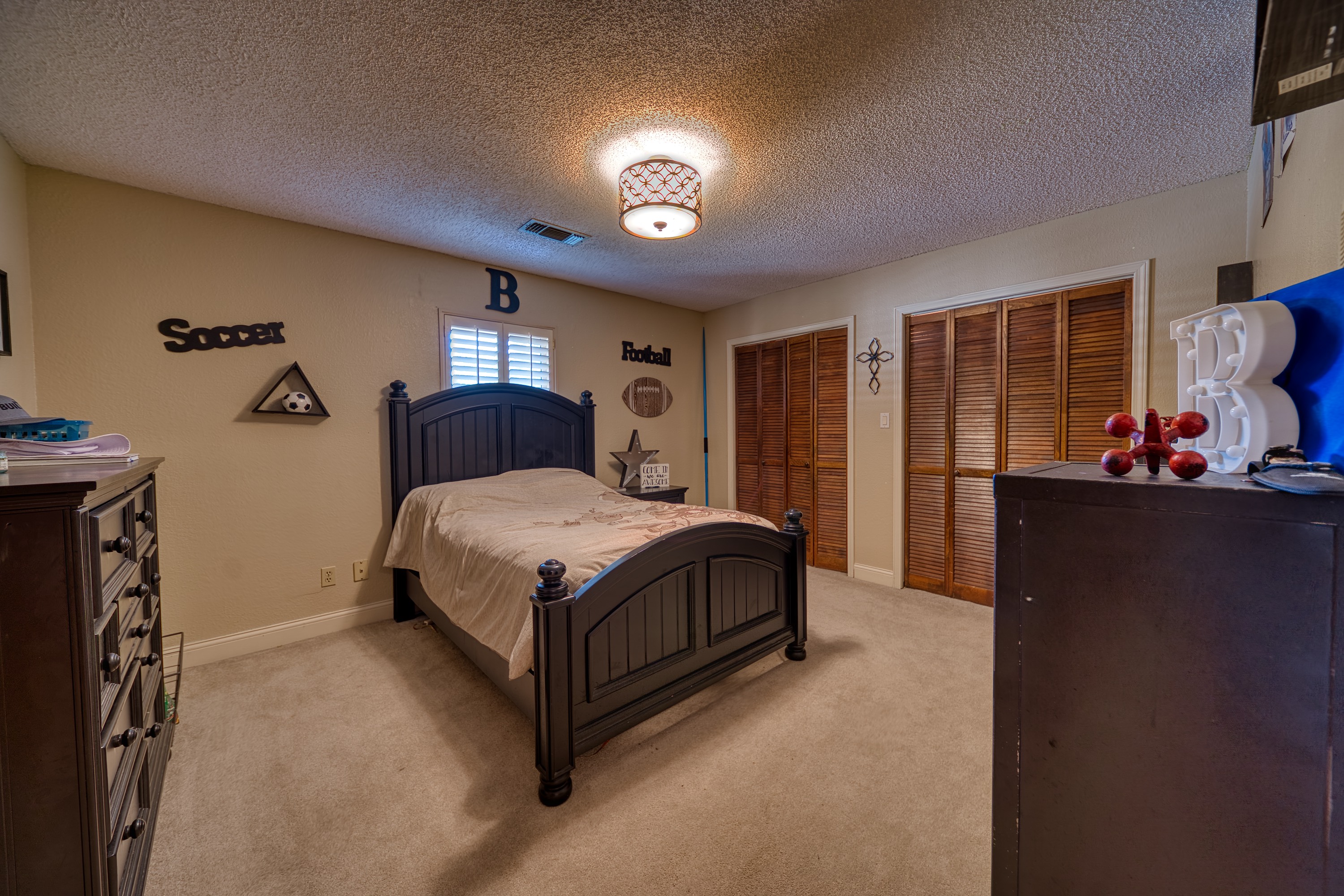 Carlsbad, New Mexico, 88220, United States, 4 Bedrooms Bedrooms, ,3 BathroomsBathrooms,Residential,For Sale,1974897