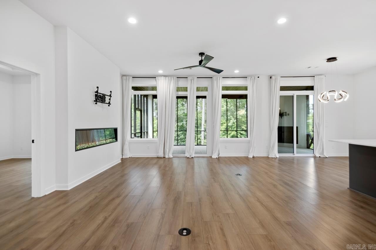 Bryant, Arkansas, 72022, United States, 5 Bedrooms Bedrooms, ,5 BathroomsBathrooms,Residential,For Sale,1978792