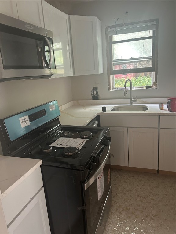 Providence, Rhode Island, 02906, United States, 9 Bedrooms Bedrooms, ,3 BathroomsBathrooms,Residential,For Sale,1940421
