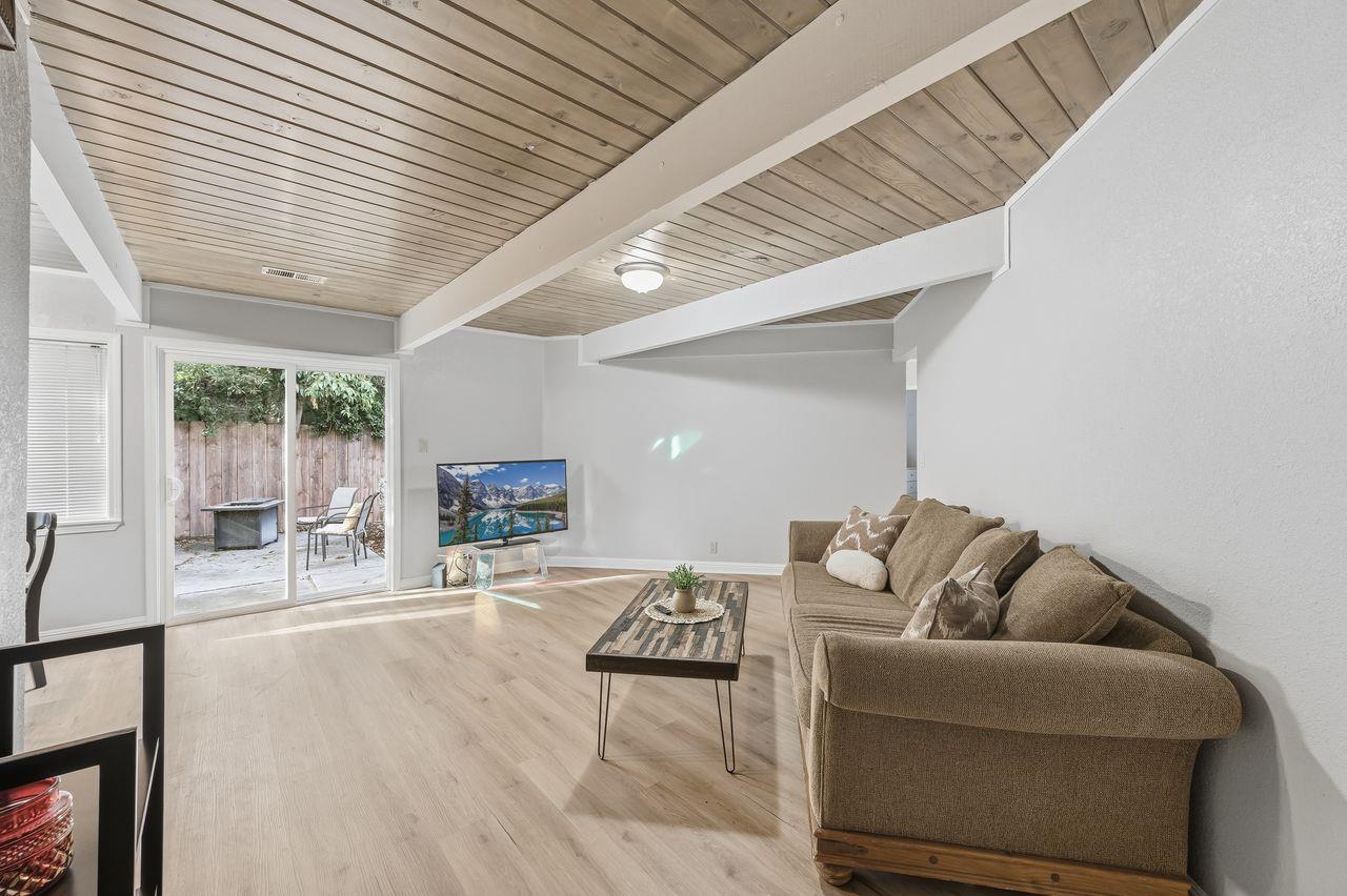 Redwood City, California, 94063, United States, ,Residential,For Sale,1990939