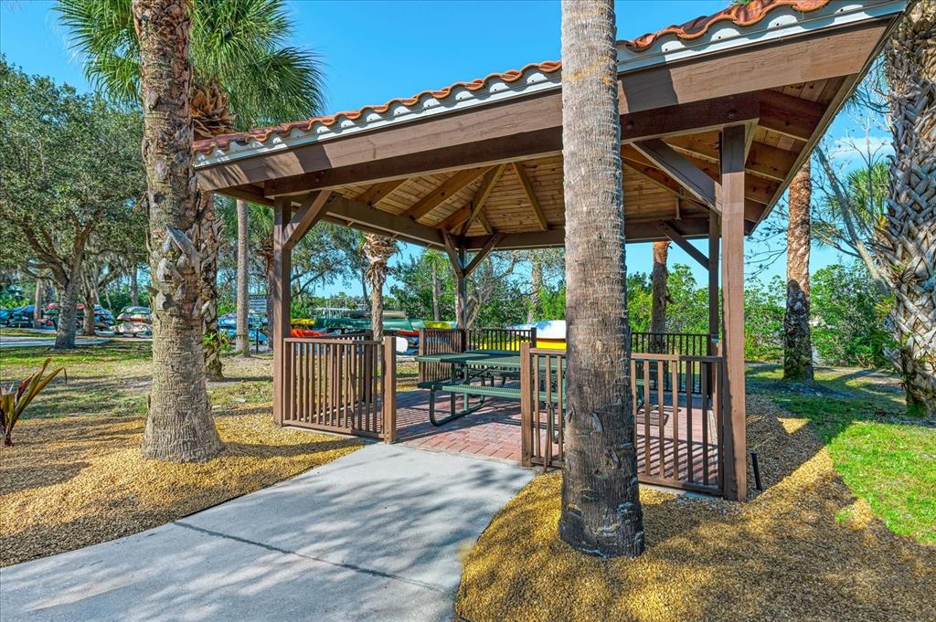 Bradenton, Florida, 34212, United States, 2 Bedrooms Bedrooms, ,2 BathroomsBathrooms,Residential,For Sale,1916954