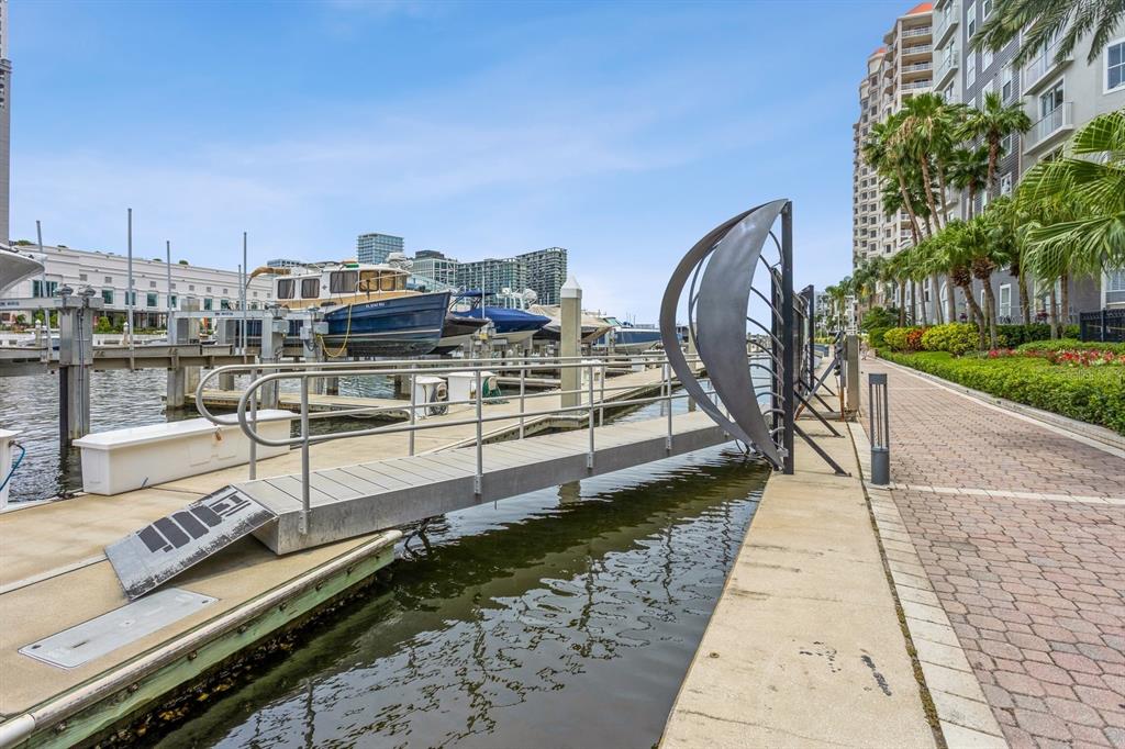 Tampa, Florida, 33602, United States, 2 Bedrooms Bedrooms, ,2 BathroomsBathrooms,Residential,For Sale,1901448