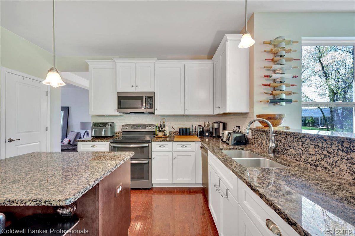 Oxford, Michigan, 48371, United States, 5 Bedrooms Bedrooms, ,4 BathroomsBathrooms,Residential,For Sale,1940303