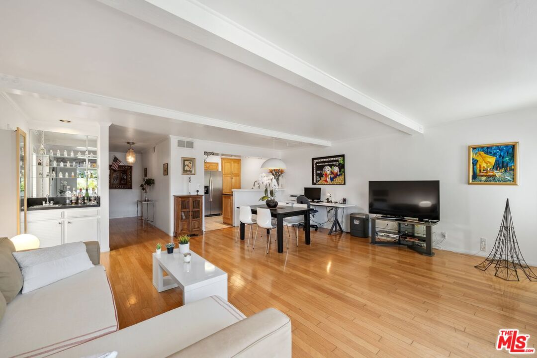Santa Monica, California, 90404, United States, 3 Bedrooms Bedrooms, ,3 BathroomsBathrooms,Residential,For Sale,1779157