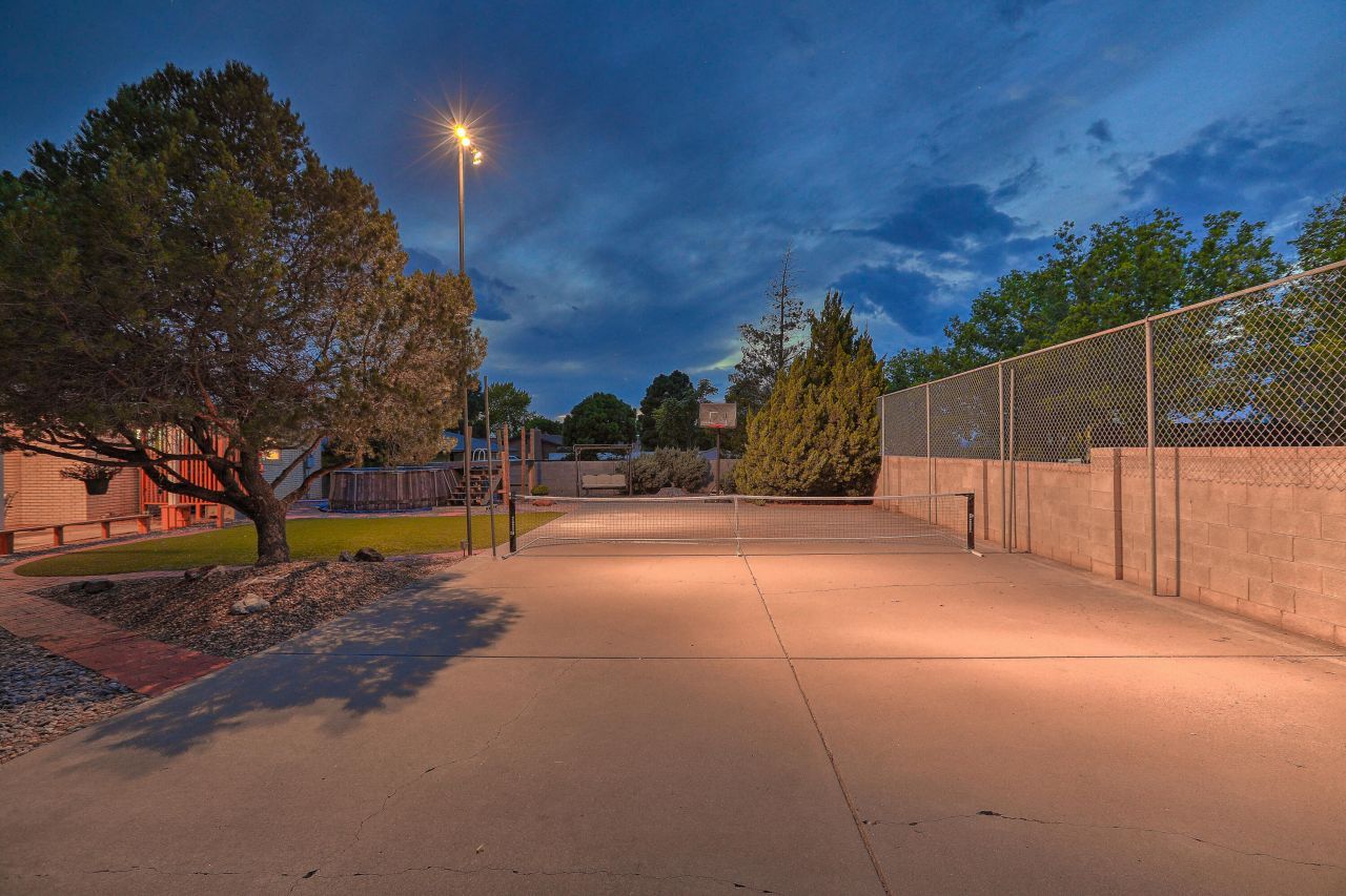 Albuquerque, New Mexico, 87109, United States, 4 Bedrooms Bedrooms, ,3 BathroomsBathrooms,Residential,For Sale,1940496