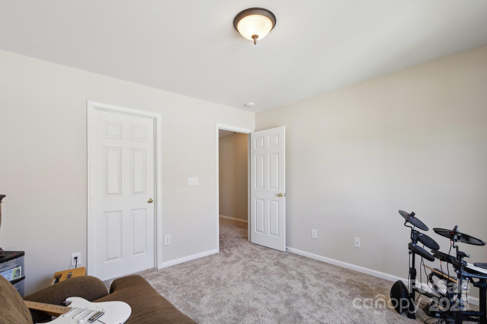 Fort Mill, South Carolina, 29708, United States, 5 Bedrooms Bedrooms, ,3 BathroomsBathrooms,Residential,For Sale,1793097