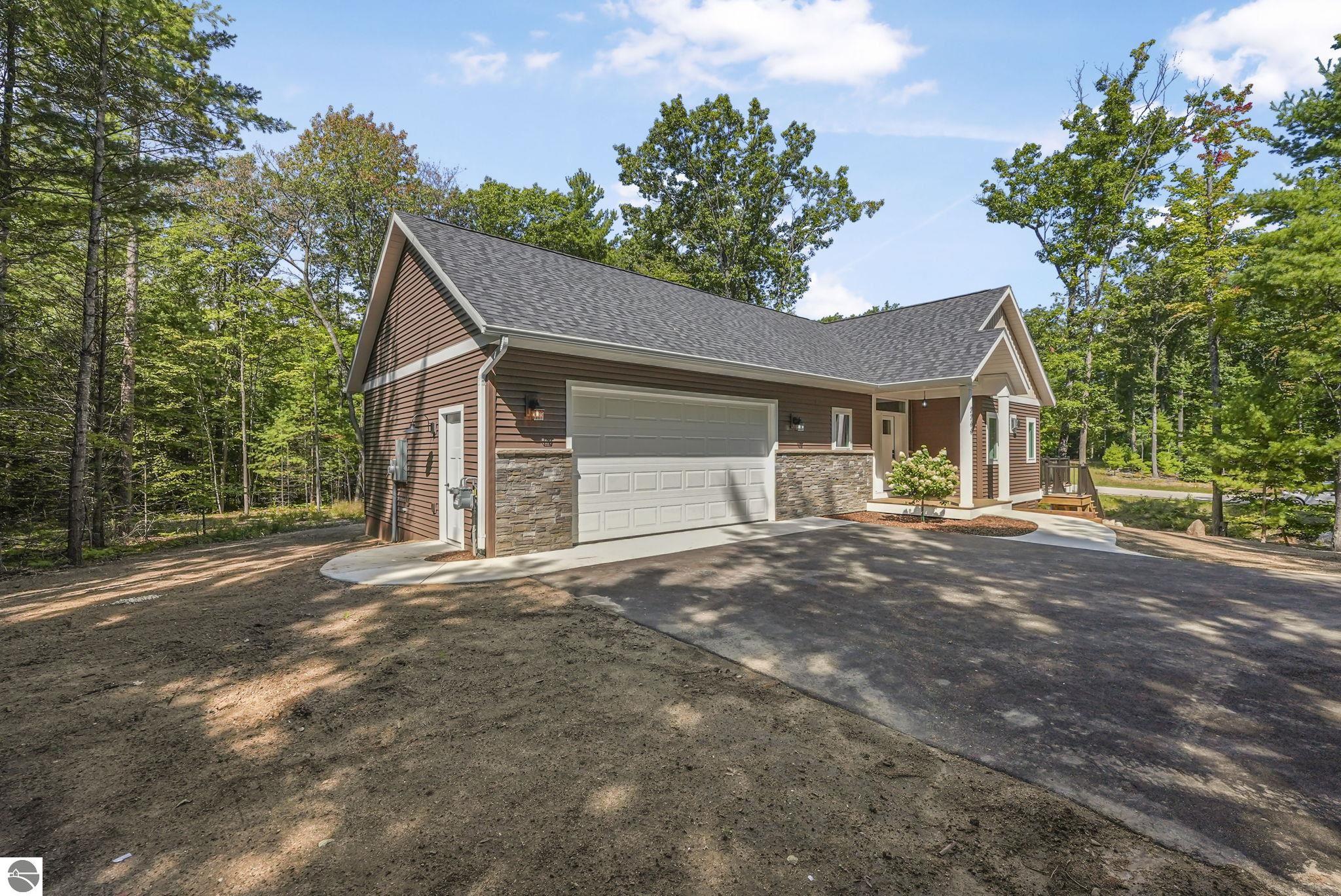 Traverse City, Michigan, 49684, United States, 3 Bedrooms Bedrooms, ,2 BathroomsBathrooms,Residential,For Sale,1975687