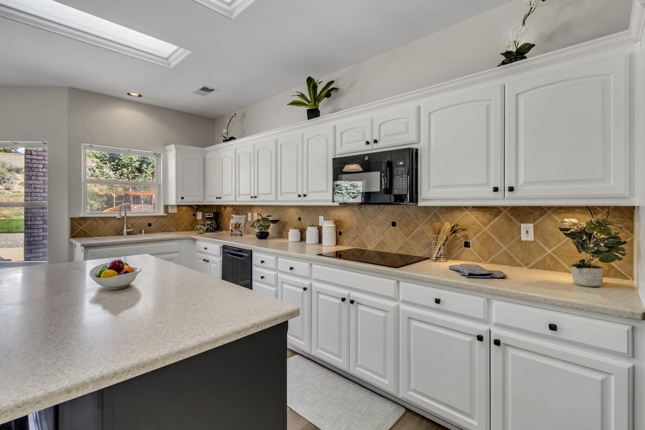 Albuquerque, New Mexico, 87122, United States, 4 Bedrooms Bedrooms, ,3 BathroomsBathrooms,Residential,For Sale,1932671