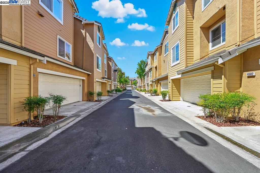 Dublin, California, 94568, United States, 3 Bedrooms Bedrooms, ,2 BathroomsBathrooms,Residential,For Sale,1987848