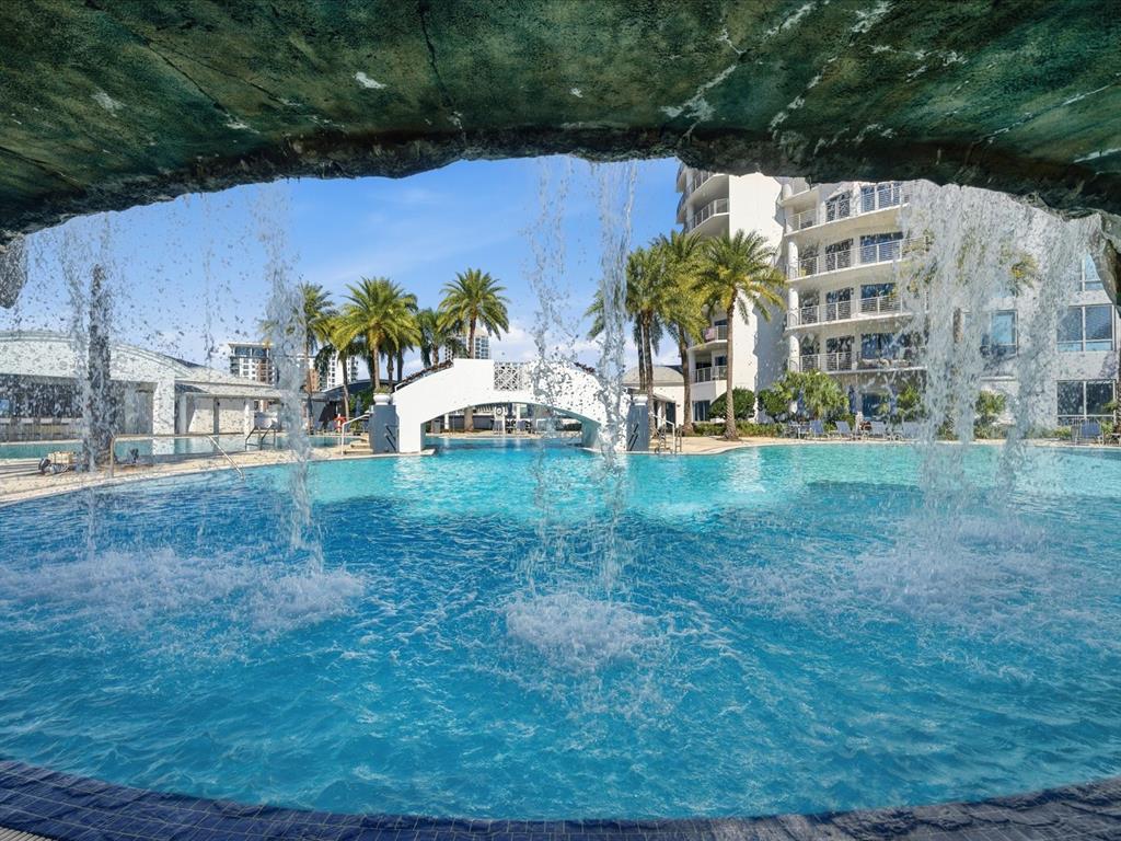 Tampa, Florida, 33602, United States, 2 Bedrooms Bedrooms, ,3 BathroomsBathrooms,Residential,For Sale,2003019