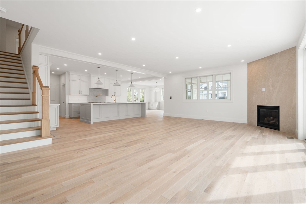 Gloucester, Massachusetts, 01930, United States, 4 Bedrooms Bedrooms, ,5 BathroomsBathrooms,Residential,For Sale,1804807