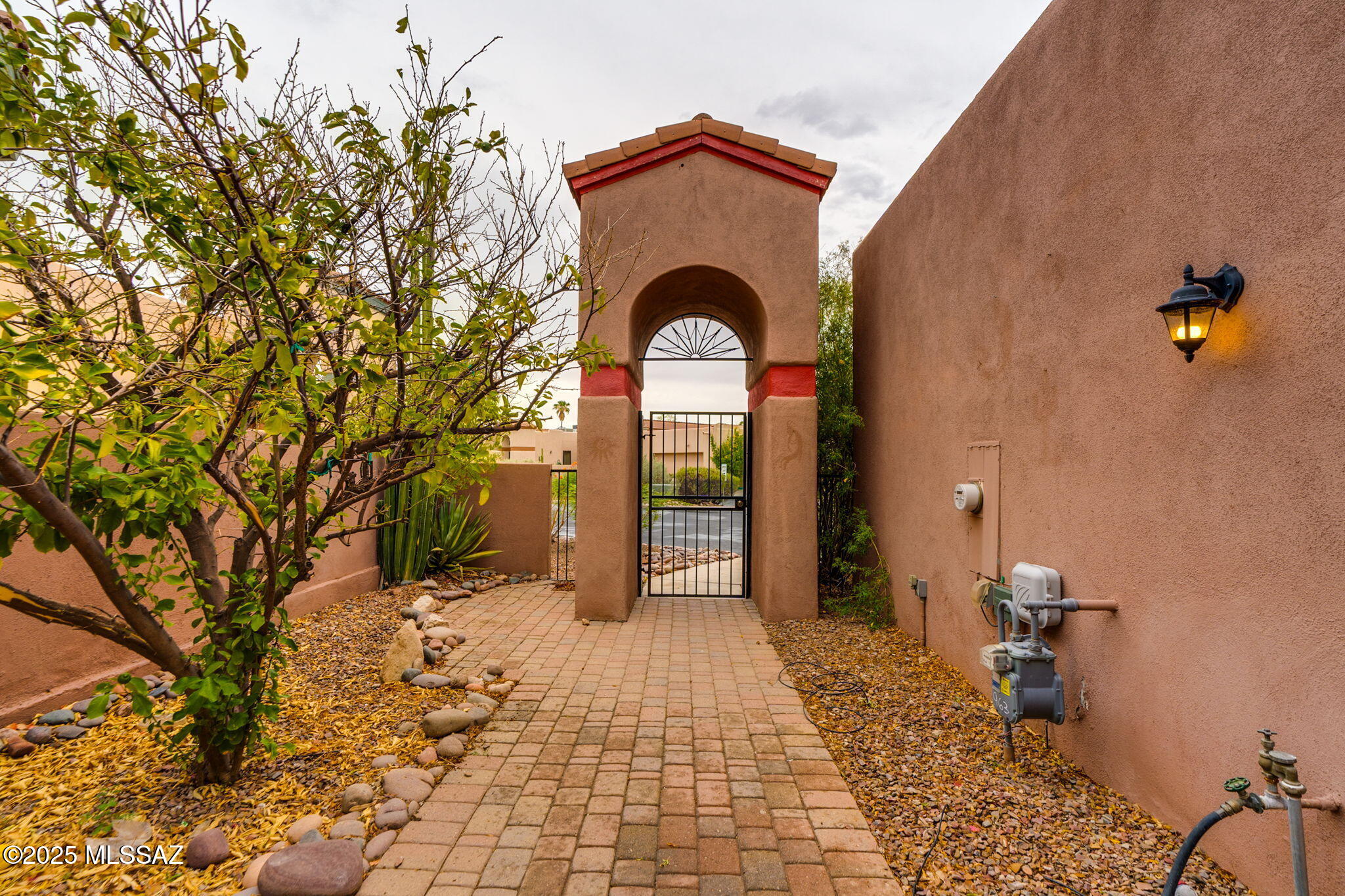 Tucson, Arizona, 85718, United States, 3 Bedrooms Bedrooms, ,2 BathroomsBathrooms,Residential,For Sale,1891107