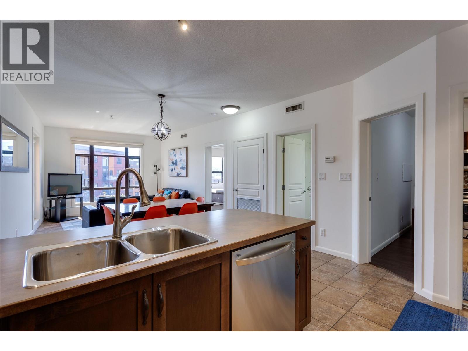 KELOWNA, British Columbia, V1W 3G7, CA, 2 Bedrooms Bedrooms, ,2 BathroomsBathrooms,Residential,For Sale,1960656