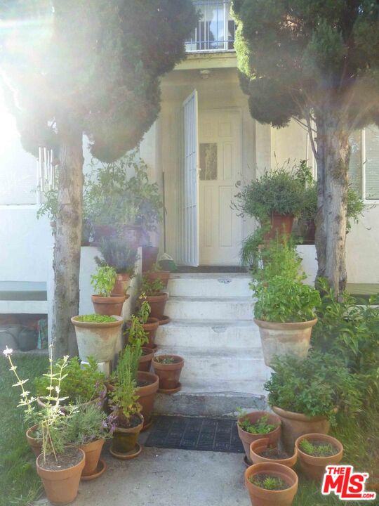 Venice, California, 90291, United States, 2 Bedrooms Bedrooms, ,2 BathroomsBathrooms,Residential,For Sale,1993237