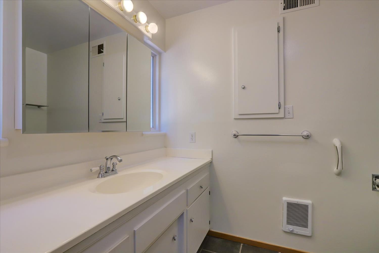 Grass Valley, California, 95945, United States, 3 Bedrooms Bedrooms, ,3 BathroomsBathrooms,Residential,For Sale,1898506