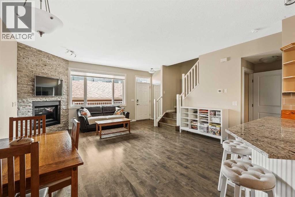CALGARY, Alberta, T3E 2M9, CA, 2 Bedrooms Bedrooms, ,2 BathroomsBathrooms,Residential,For Sale,1949798